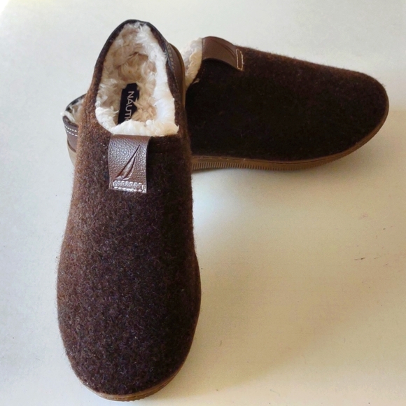 NAUTICA SLIPPERS - Picture 1 of 6